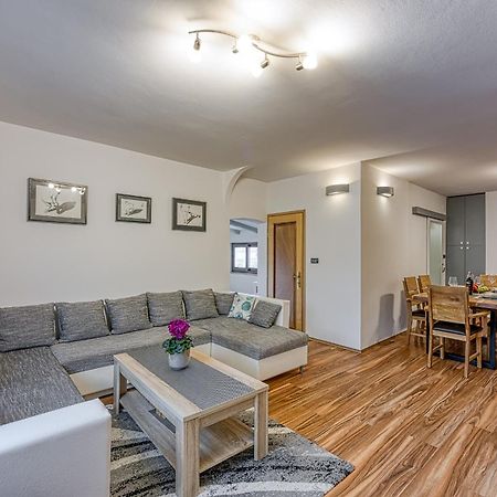 Apartments Suki ロヴィニ エクステリア 写真