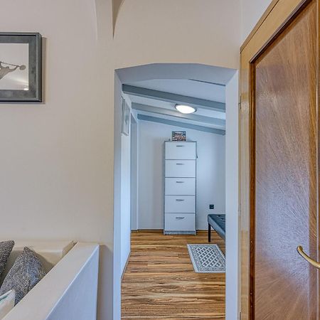 Apartments Suki ロヴィニ エクステリア 写真