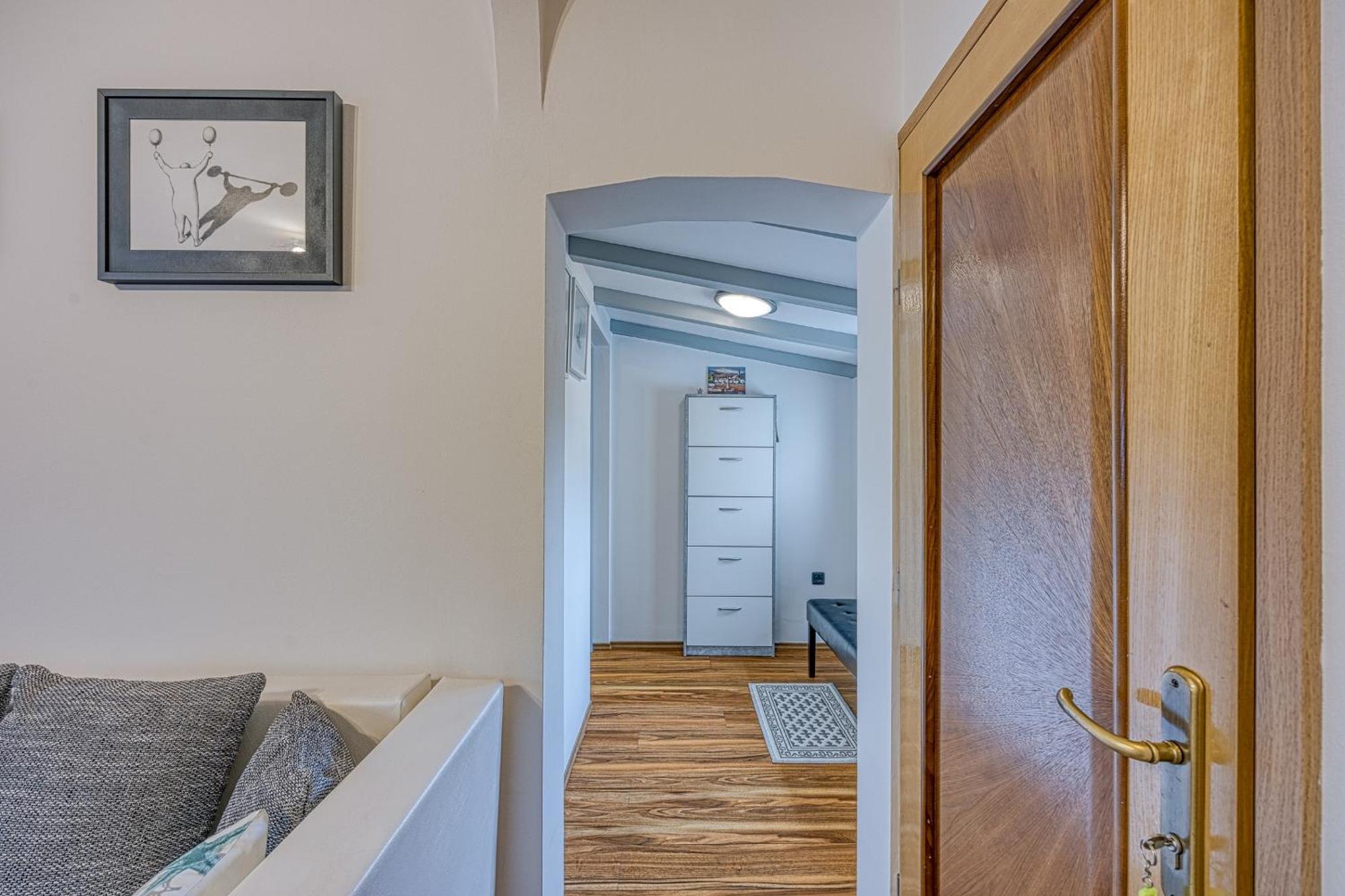 Apartments Suki ロヴィニ エクステリア 写真