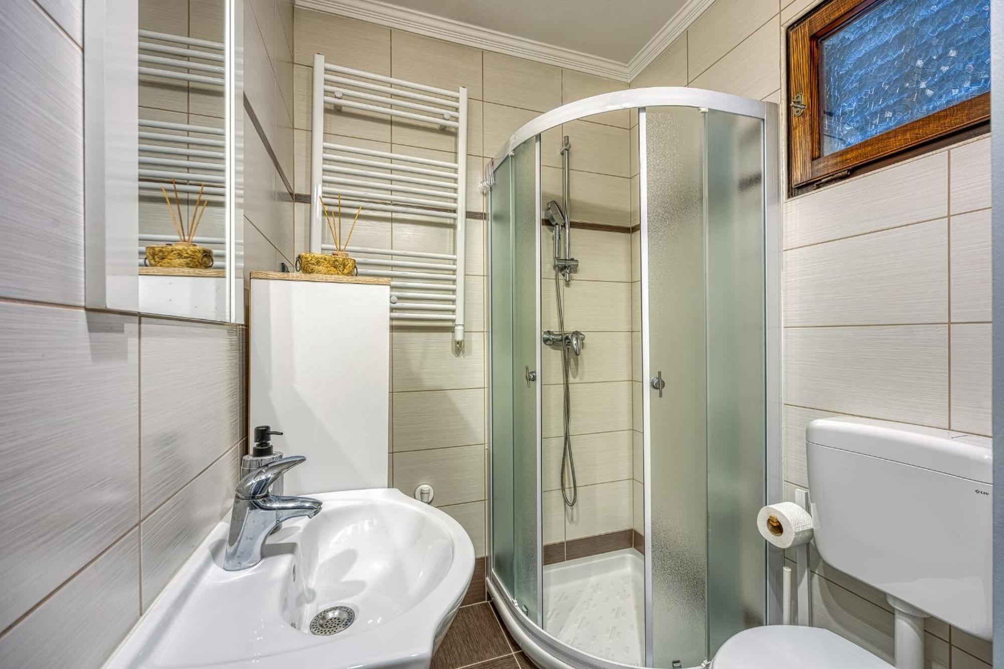 Apartments Suki ロヴィニ エクステリア 写真